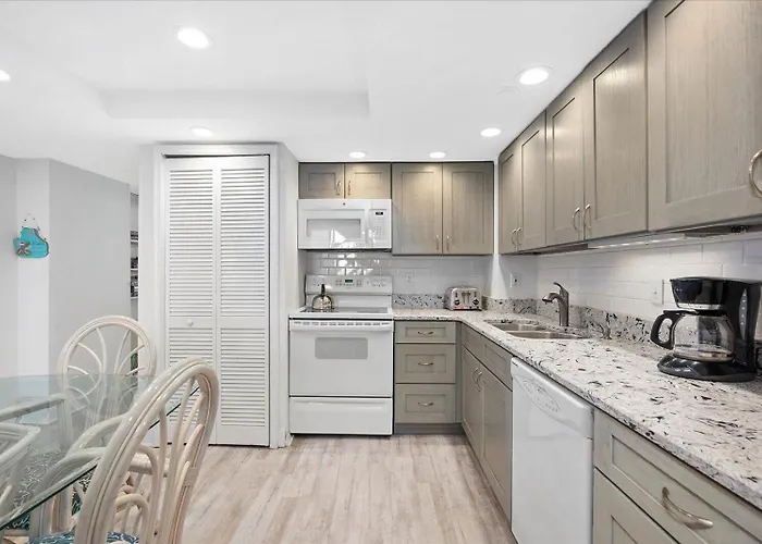 Private Oceanfront Balcony At 2 Bedroom Century I Condo!