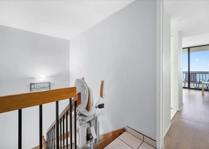 Private Oceanfront Balcony At 2 Bedroom Century I Condo! *